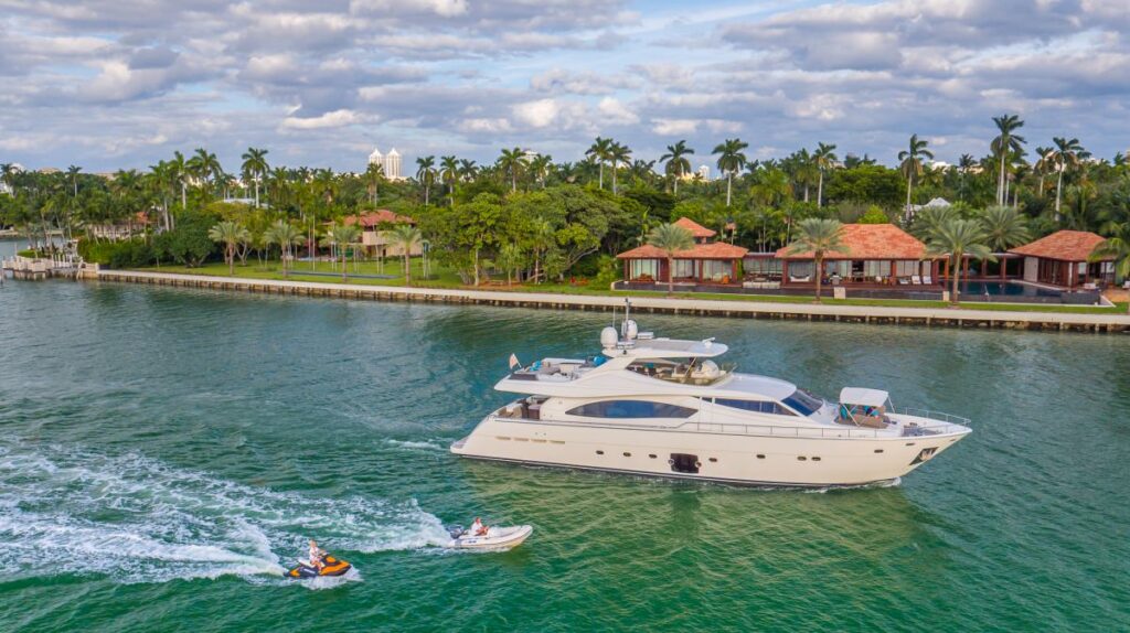 Yacht rentals in Miami