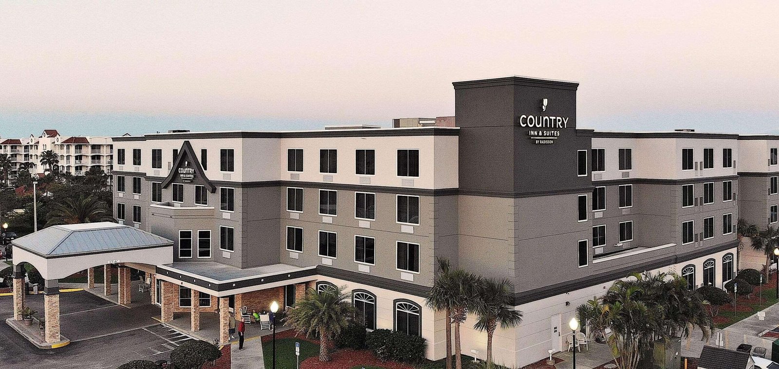 Country Inn & Suites